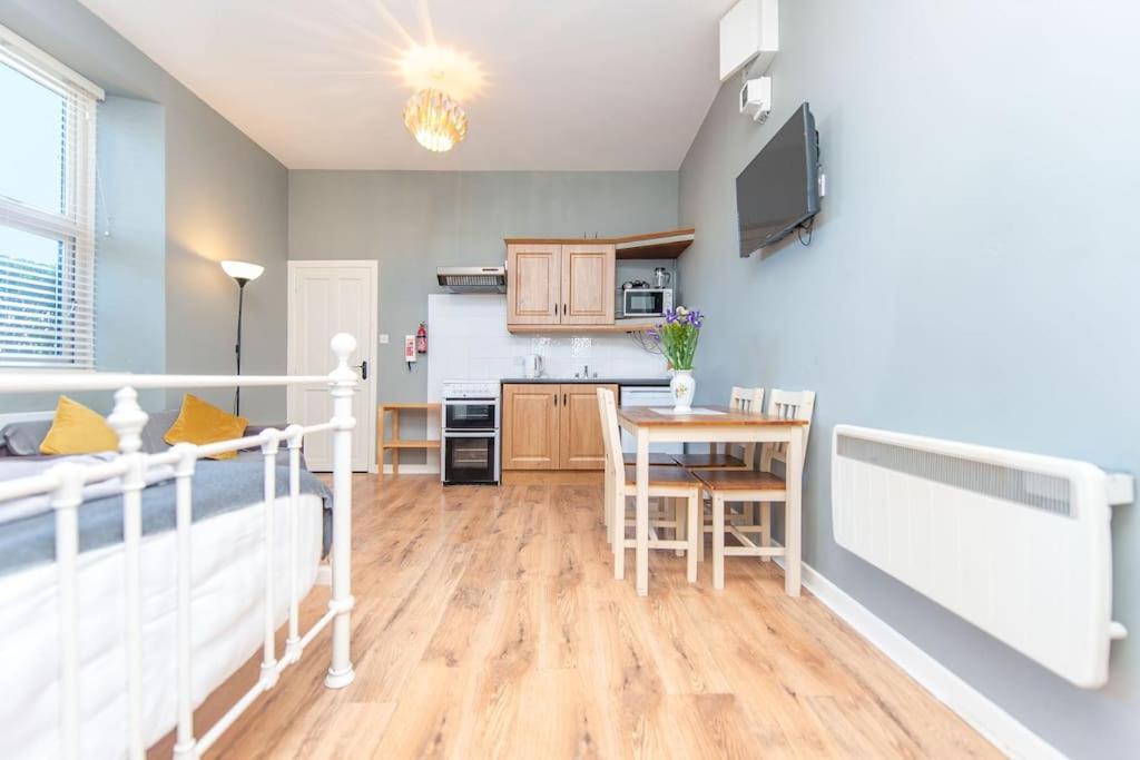 Clonbur House - Studio Village Apartment Голуэй Экстерьер фото