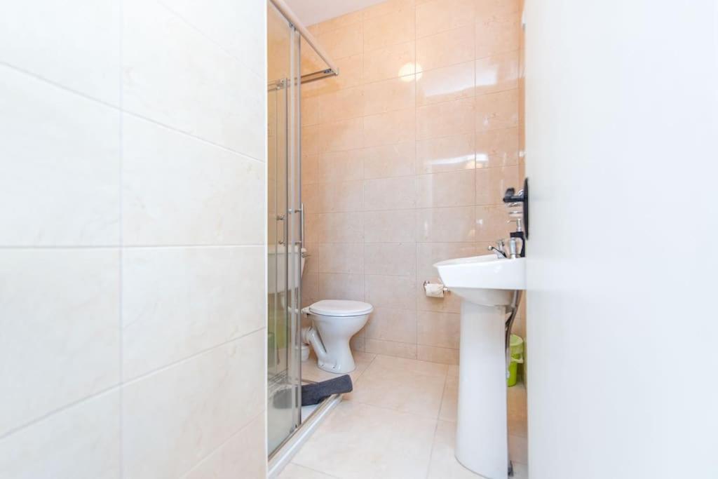 Clonbur House - Studio Village Apartment Голуэй Экстерьер фото